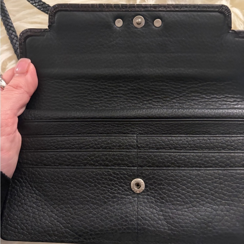 Brighton Gwynevere clutch wallet in black and chocolate crocodile-style w/ strap - Picture 5 of 7